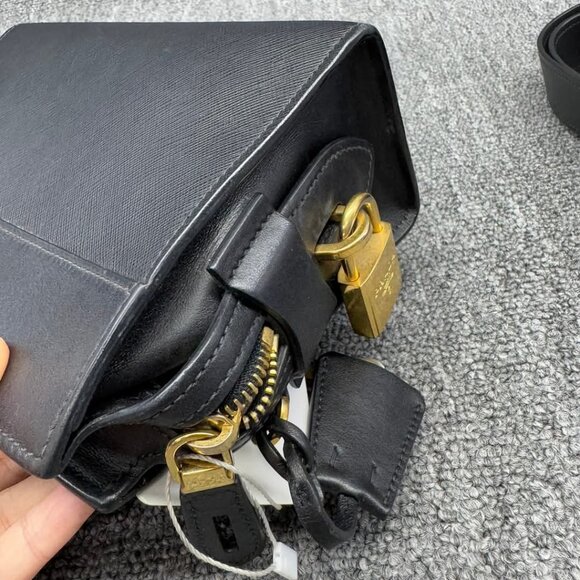 Prada Leather Shoulder Bag 650-053125 - Picture 6 of 15